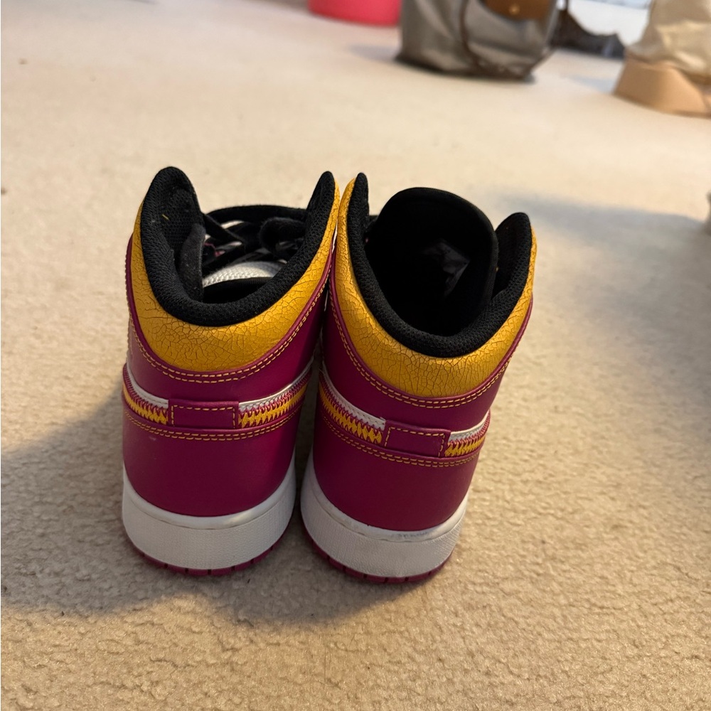 Air Jordan 1 Mid ‘Dia de Muertos’ - Picture 2 of 5